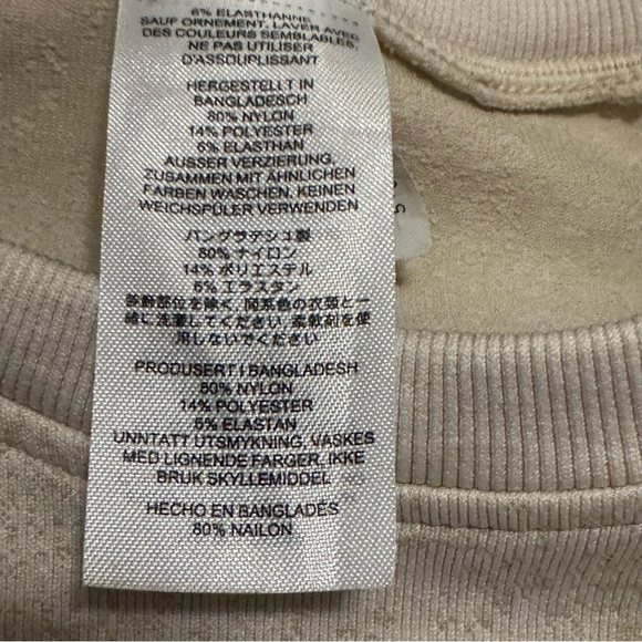 Women's Gymshark Cream Long Sleeve Cropped Workout Top - Picture 8 of 9